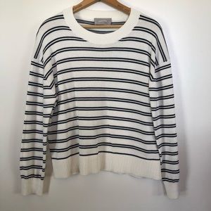Everlane sweater sz Medium Navy and cream